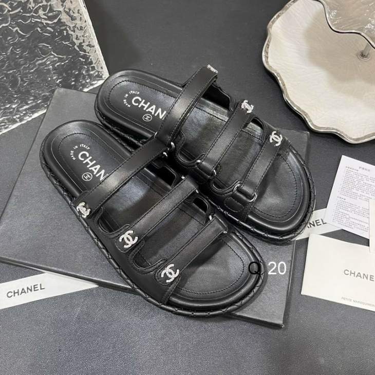 Picture of Chanel Slippers _SKUChanelsz35-40XX02133110